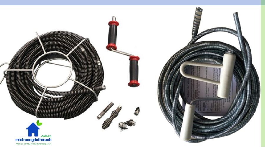 Những lỗi nguy hiểm khi tự ý thông cống bằng dây lò xo